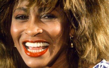 Le mantra de paix Om sarvesham (Tina Turner)